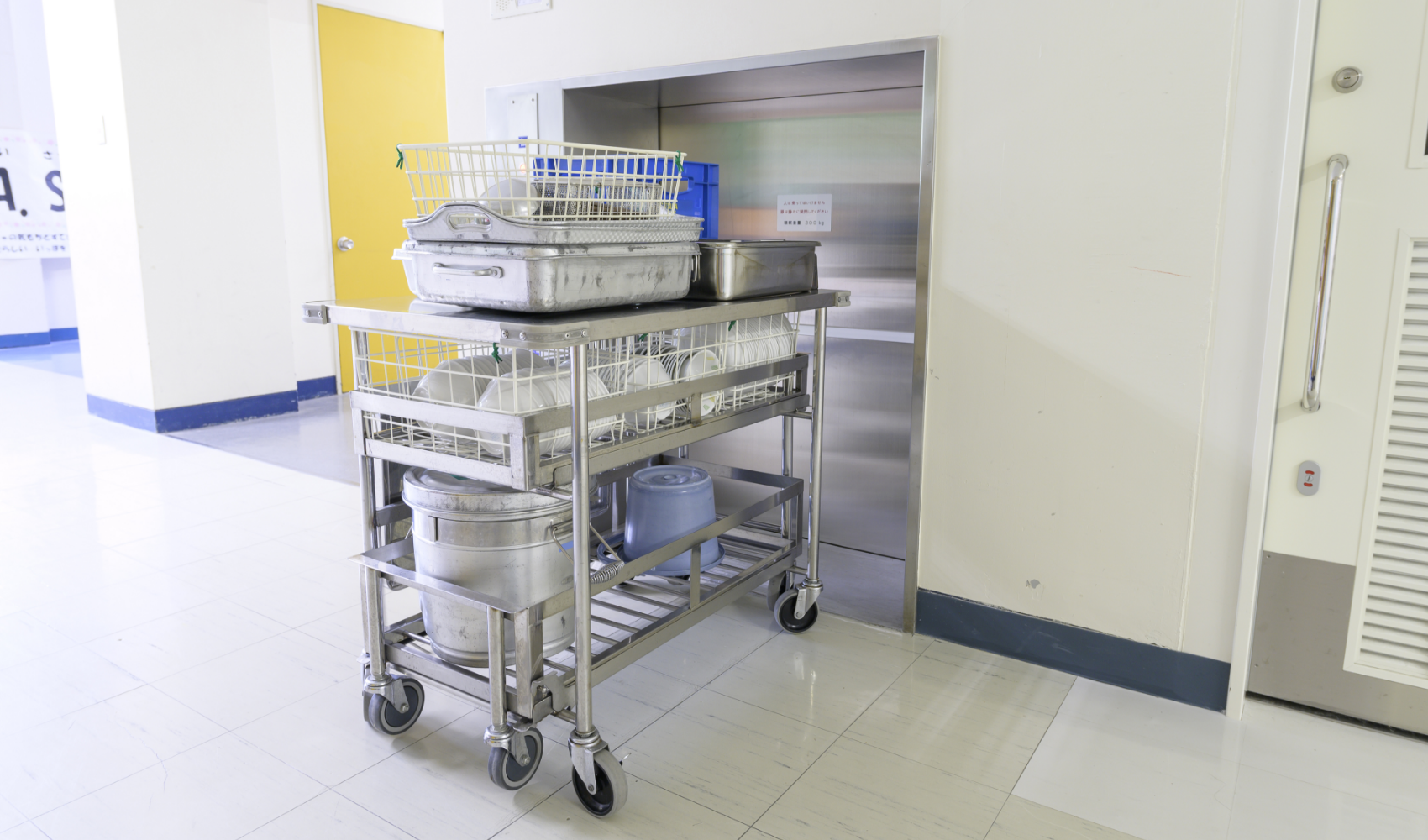 荷物用エレベーターイメージ